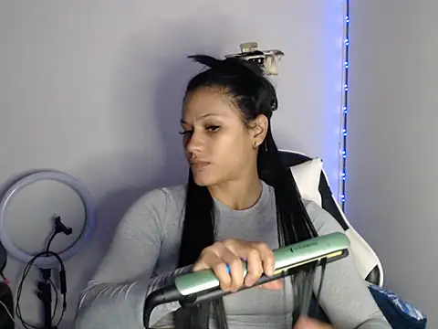KathLovee online show from May 11, 1:06 pm
