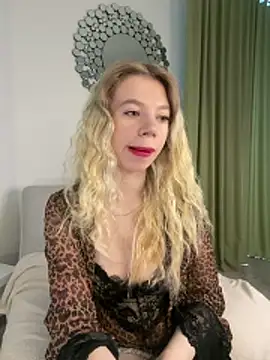 BellaSuns online show from May 26, 10:50 pm