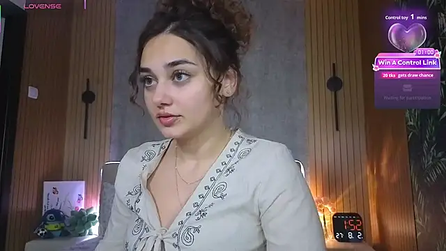 Snapshot of KatarinaHeaven chatting on August 1, 10:52 pm KatarinaHeaven online show from August 1, 10:52 pm