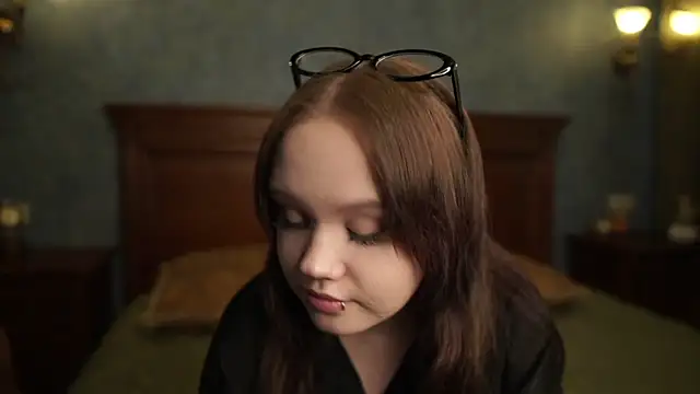 LeahAllsop online show from March 20, 3:00 am