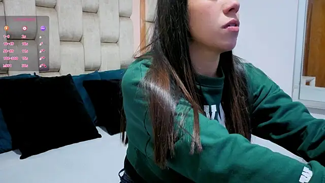 dafneblase online show from June 24, 1:21 pm