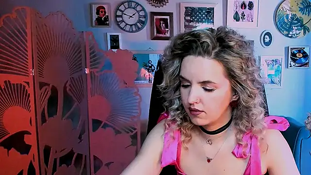 AliceSmite online show from June 9, 1:12 pm