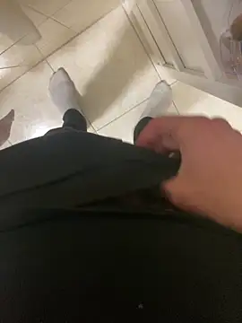 Snapshot of madme998 chatting on March 2, 5:53 pm madme998 online show from March 2, 5:53 pm