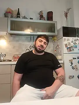 Snapshot of bear_skinny chatting on July 6, 9:06 pm bear skinny online show from July 6, 9:06 pm