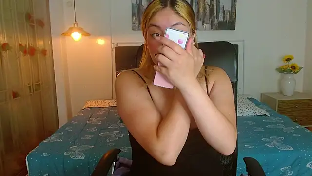 samanthachop online show from April 2, 1:31 pm