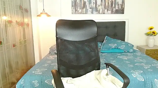 samanthachop online show from April 7, 1:33 pm