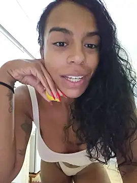 Snapshot of daniellels91 chatting on July 2, 1:05 am daniellels91 online show from July 2, 1:05 am