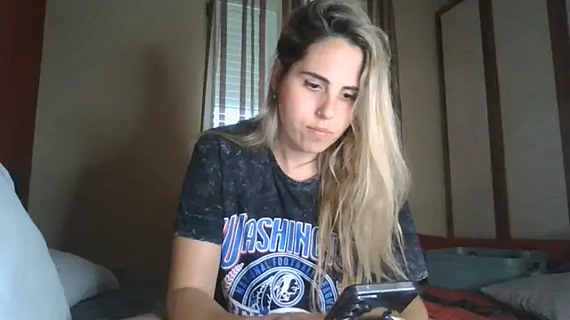Emilyvuxa online show from May 9, 5:29 pm