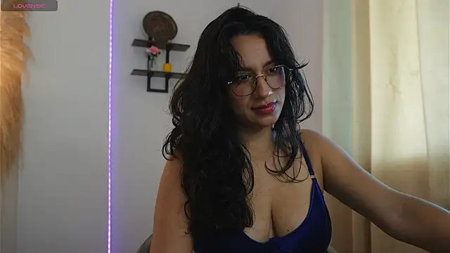 Snapshot of ally_muller chatting on March 26, 4:01 pm ally muller online show from March 26, 4:01 pm