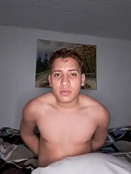 Snapshot of franhot25 chatting on March 16, 6:39 am franhot25 online show from March 16, 6:39 am