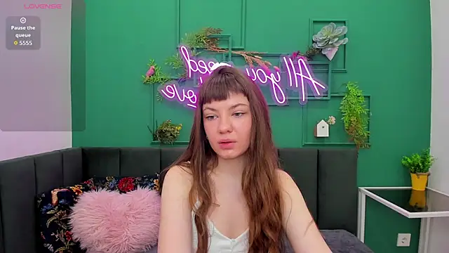 Snapshot of AgnesBeautiful chatting on April 1, 1:50 am AgnesBeautiful online show from April 1, 1:50 am