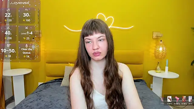 Snapshot of AgnesBeautiful chatting on April 4, 1:59 am AgnesBeautiful online show from April 4, 1:59 am