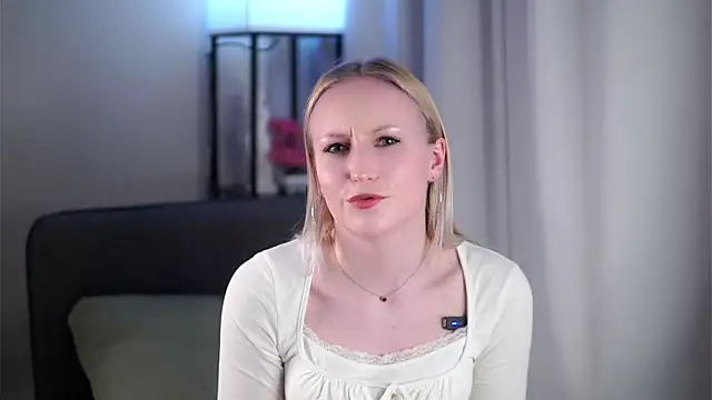 CatarinaGulla online show from March 23, 1:04 pm