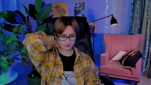 LixeLuna online show from March 21, 6:29 am