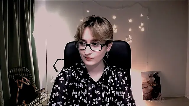 LixeLuna online show from March 29, 6:24 am