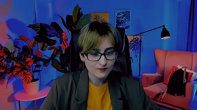 LixeLuna online show from April 16, 6:25 am