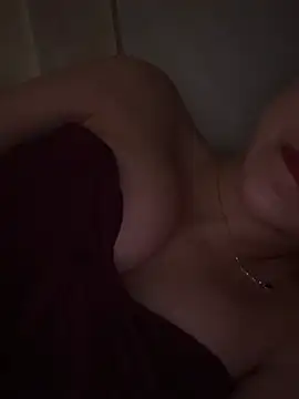 hot-cumplay online show from April 4, 4:33 am