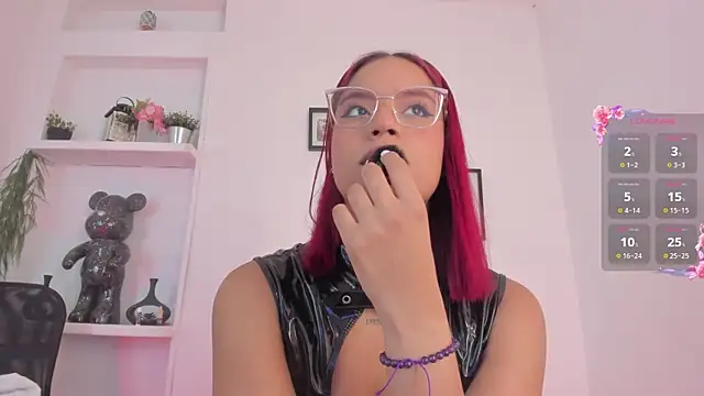 Snapshot of Im_Scarlett_ chatting on April 25, 6:49 pm Im Scarlett online show from April 25, 6:49 pm
