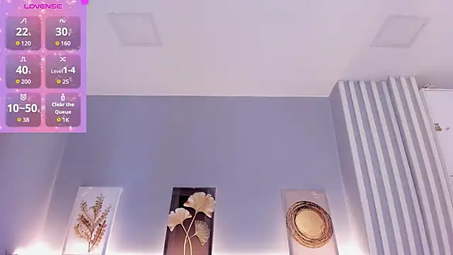 ManuelaMontes  online show from May 29, 11:41 am