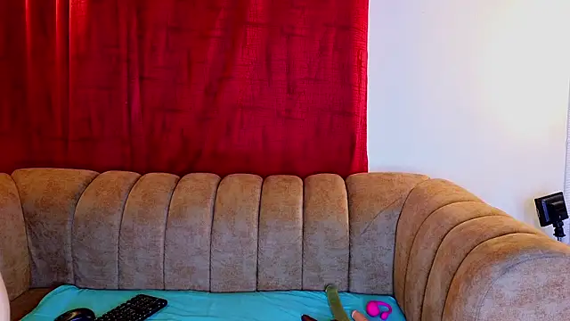 ahnaysexx online show from April 14, 7:09 pm