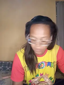 Snapshot of Sraveneno chatting on June 7, 10:08 am Sraveneno online show from June 7, 10:08 am