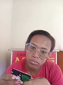 Snapshot of Sraveneno chatting on June 13, 11:30 am Sraveneno online show from June 13, 11:30 am