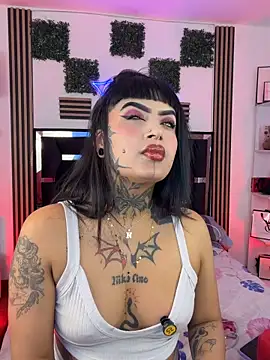 Snapshot of LauriInk1 chatting on March 22, 11:19 pm LauriInk1 online show from March 22, 11:19 pm