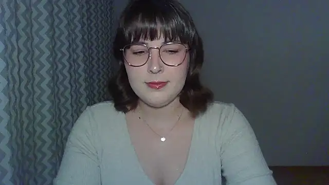 Snapshot of ClaraHard chatting on April 9, 5:29 pm ClaraHard online show from April 9, 5:29 pm