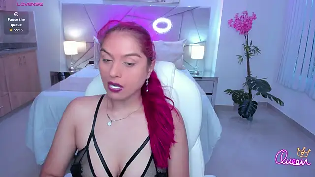 Raven-reyess online show from May 24, 6:02 pm