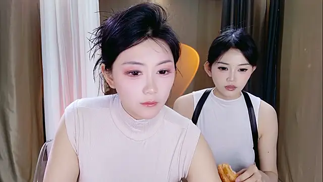 Banana-Milk69 online show from May 18, 1:13 am