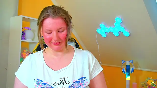 MelodyMoores online show from May 20, 6:30 am