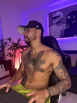 Snapshot of NikoHank_ chatting on April 1, 7:20 am NikoHank online show from April 1, 7:20 am