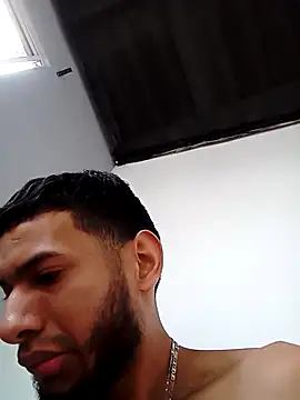 Snapshot of Oriente_65 chatting on June 23, 7:34 pm Oriente 65 online show from June 23, 7:34 pm