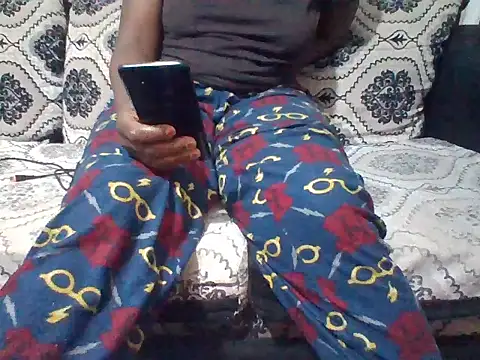 Snapshot of Sexyaryaa chatting on April 15, 8:09 pm Sexyaryaa online show from April 15, 8:09 pm