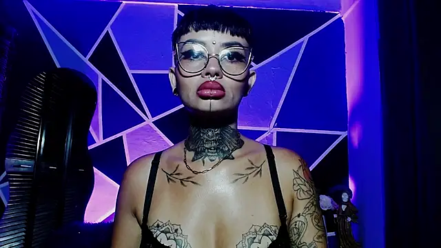 Sol Baker online show from April 3, 10:24 am