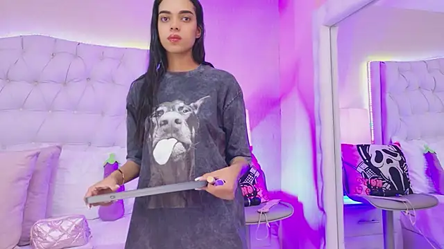 Snapshot of MeganRoseh chatting on May 10, 1:38 pm MeganRoseh online show from May 10, 1:38 pm