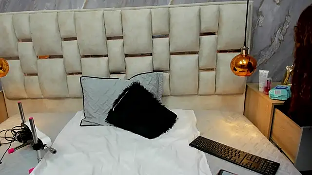 Milf Drip online show from May 14, 12:45 pm