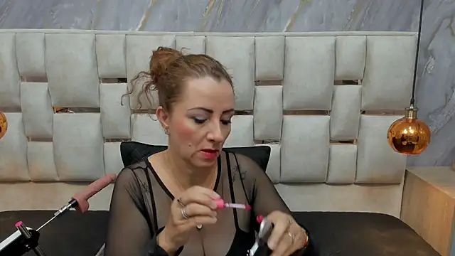 Milf Drip online show from May 28, 12:24 pm