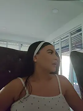 Snapshot of Pretty_Julieta chatting on March 26, 10:15 pm Pretty Julieta online show from March 26, 10:15 pm