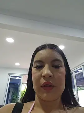 Snapshot of Pretty_Julieta chatting on April 1, 7:22 pm Pretty Julieta online show from April 1, 7:22 pm