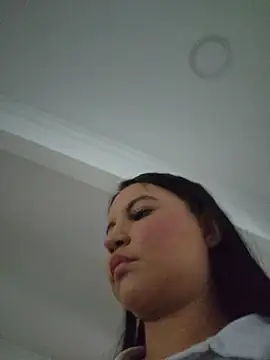 Snapshot of Pretty_Julieta chatting on April 28, 10:26 pm Pretty Julieta online show from April 28, 10:26 pm
