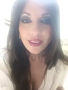 Snapshot of ChiaraFerraro chatting on March 28, 10:31 pm ChiaraFerraro online show from March 28, 10:31 pm