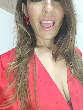 Snapshot of ChiaraFerraro chatting on May 15, 6:53 am ChiaraFerraro online show from May 15, 6:53 am