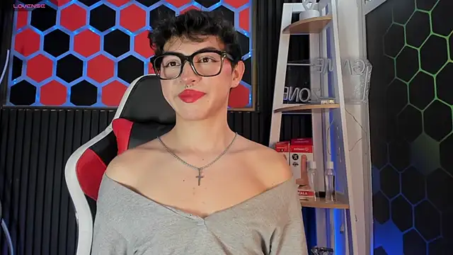 Cristopher Wild online show from May 7, 8:36 pm