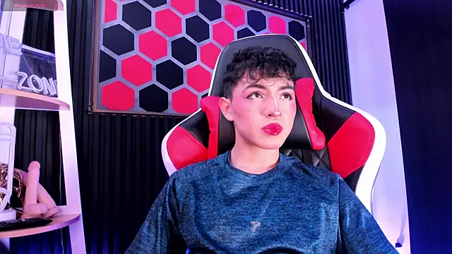 Cristopher Wild online show from May 28, 8:50 pm