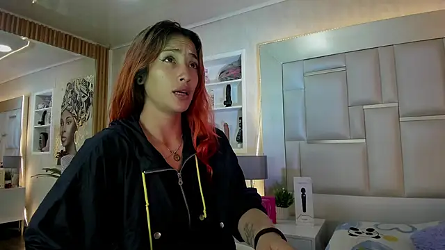 ZoeTaylorl online show from May 16, 12:15 pm