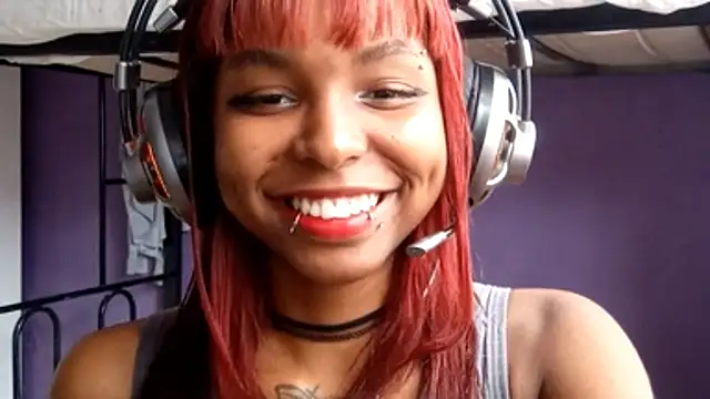 Snapshot of emilycloves chatting on March 20, 3:17 pm emilycloves online show from March 20, 3:17 pm