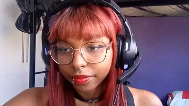 Snapshot of emilycloves chatting on March 25, 4:02 pm emilycloves online show from March 25, 4:02 pm