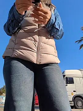 Snapshot of ManuelaX chatting on February 20, 9:32 am ManuelaX online show from February 20, 9:32 am