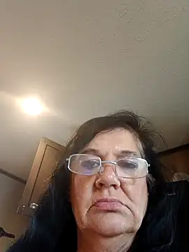 DearestOregano9999 online show from April 5, 7:55 pm